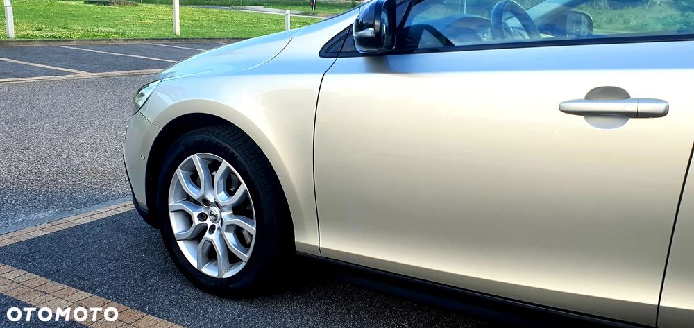 Volvo V40 T3 Geartronic Summum - 9
