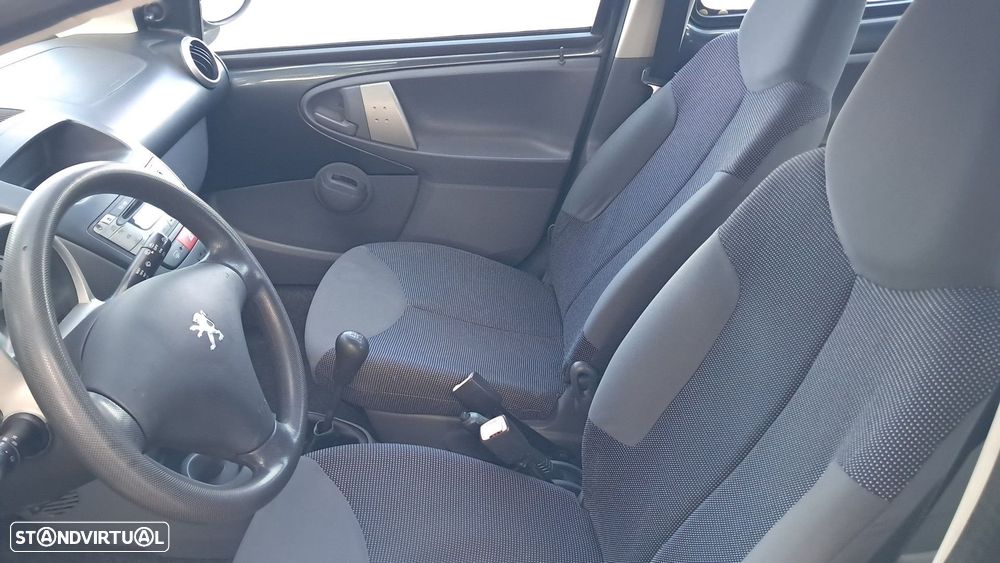 Peugeot 107 1.0 Trendy - 11