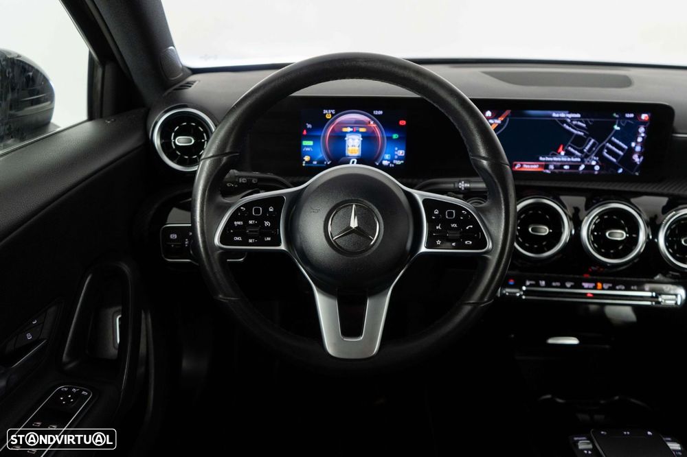 Mercedes-Benz A 250 e - 28