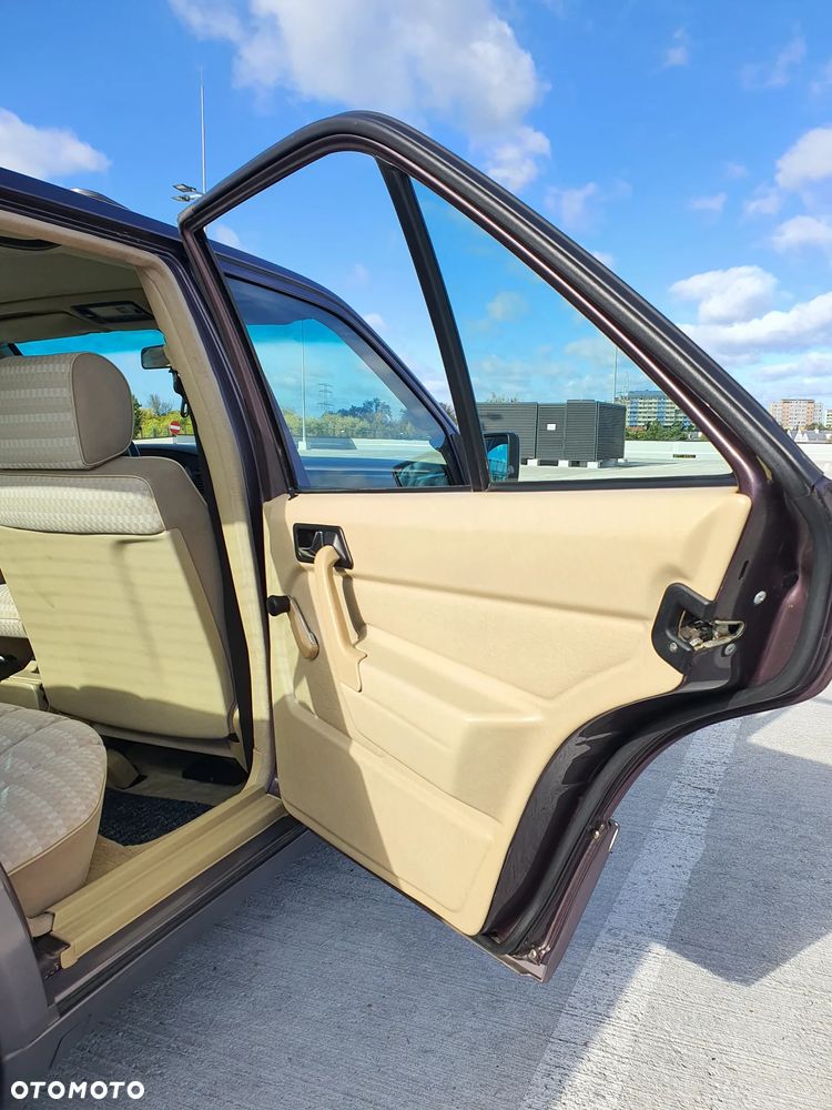 Mercedes-Benz W201 (190) - 34