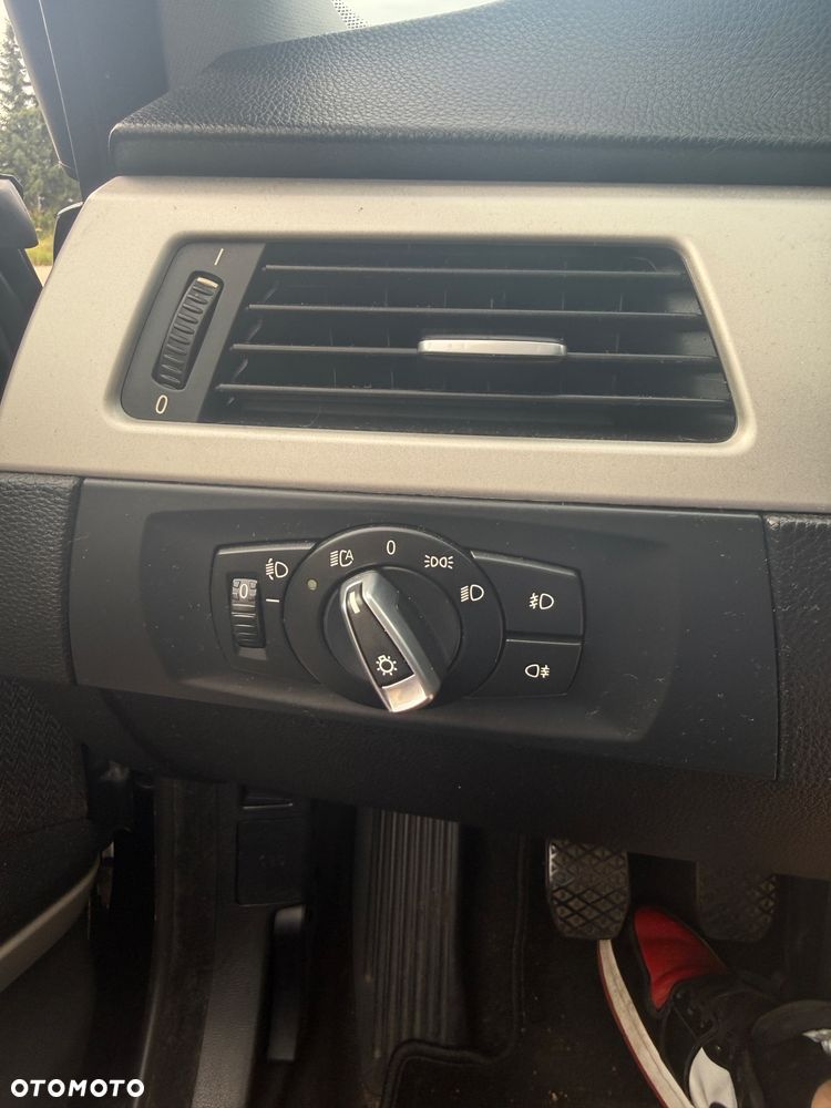 BMW Seria 3 320i - 12