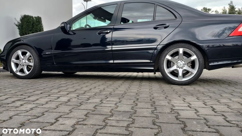 Mercedes-Benz Klasa C 180 Kompressor Avantgarde Sport Edition - 34