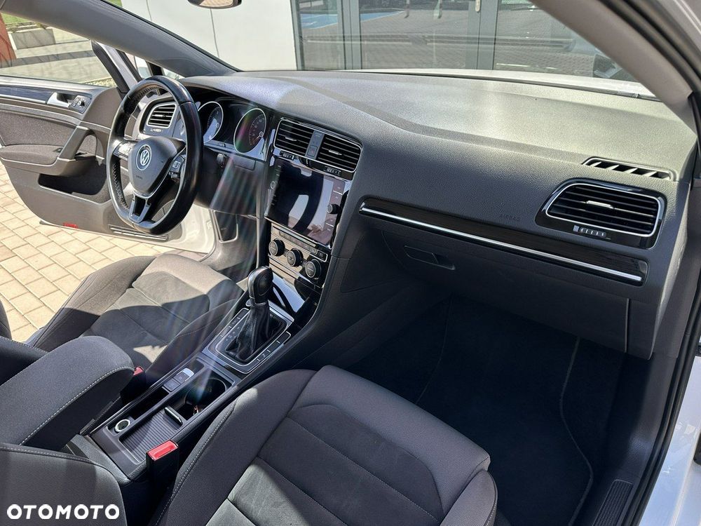 Volkswagen Golf Variant 1.5 eTSI EVO R-Line DSG - 19