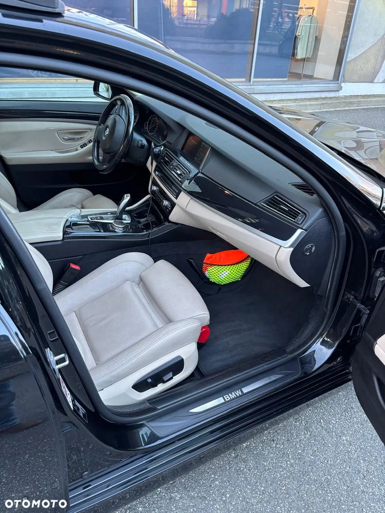 BMW Seria 5 520d xDrive - 2