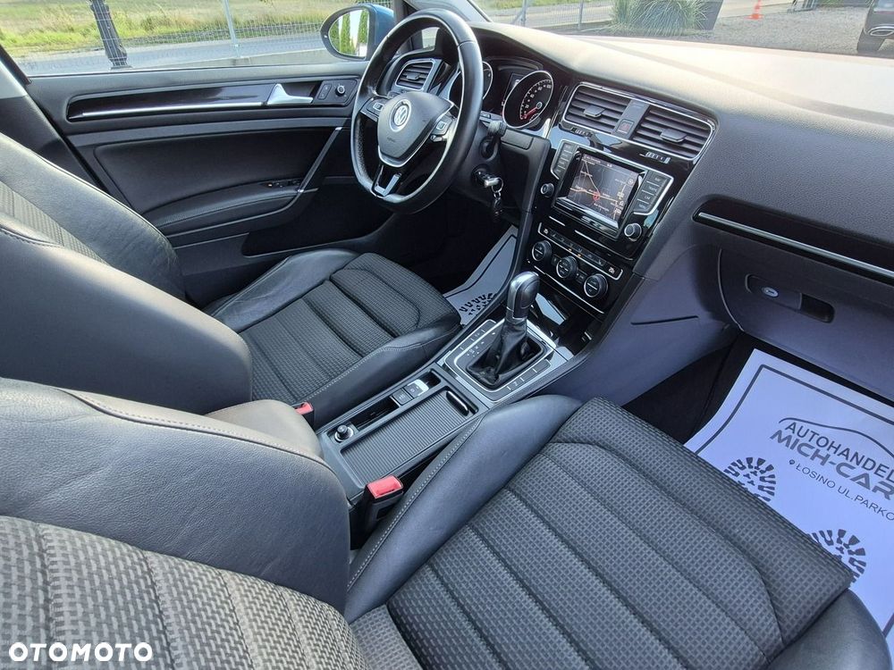 Volkswagen Golf - 34