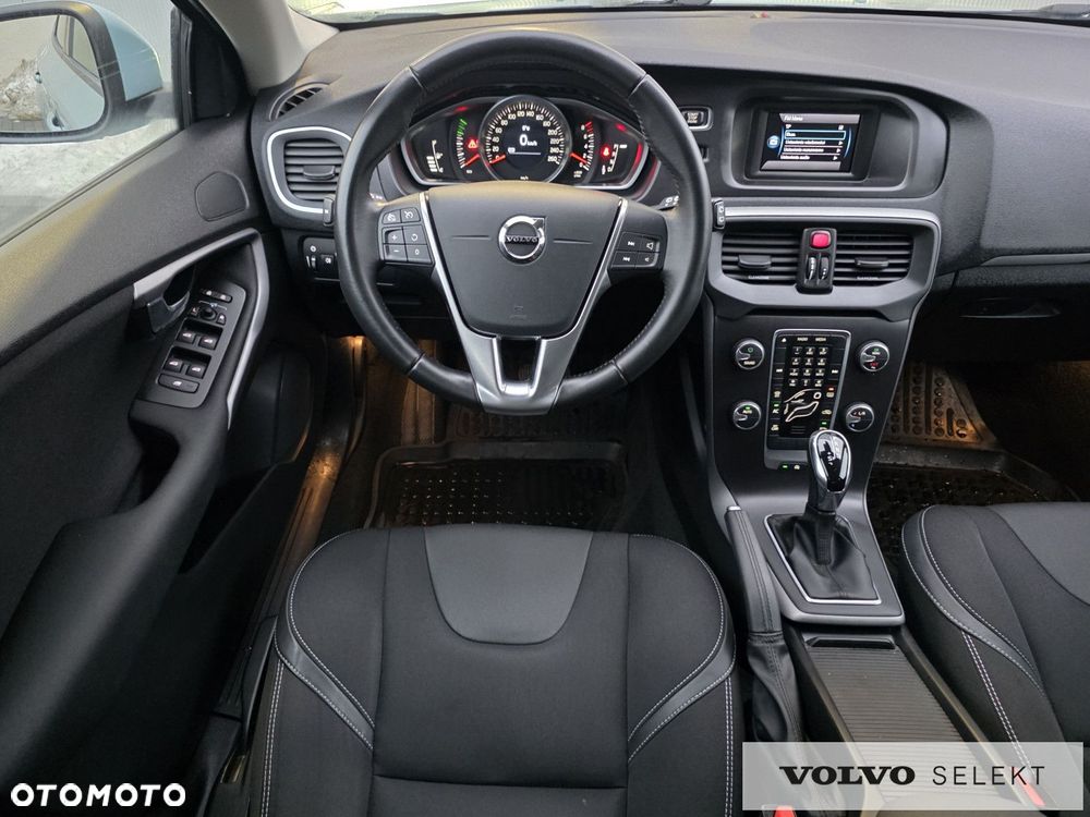 Volvo V40 - 18