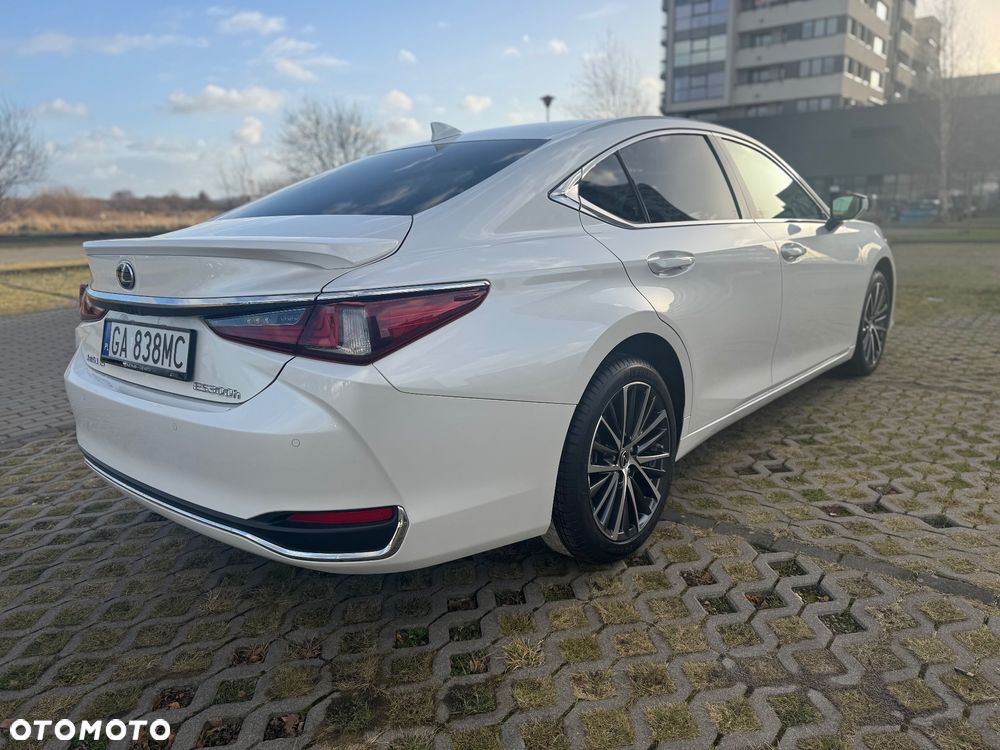 Lexus ES 300h Business Edition - 3