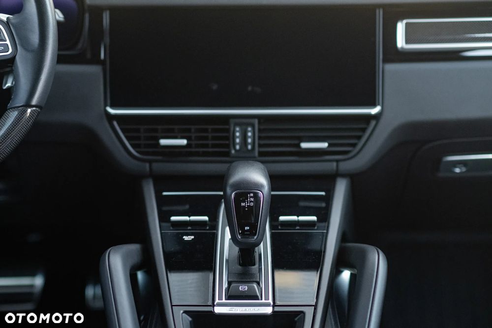 Porsche Cayenne Turbo - 25