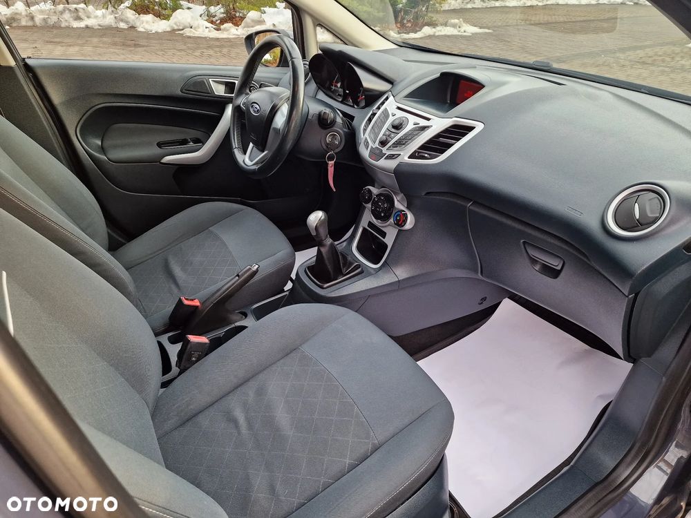 Ford Fiesta 1.25 Silver X plus EU5 - 8