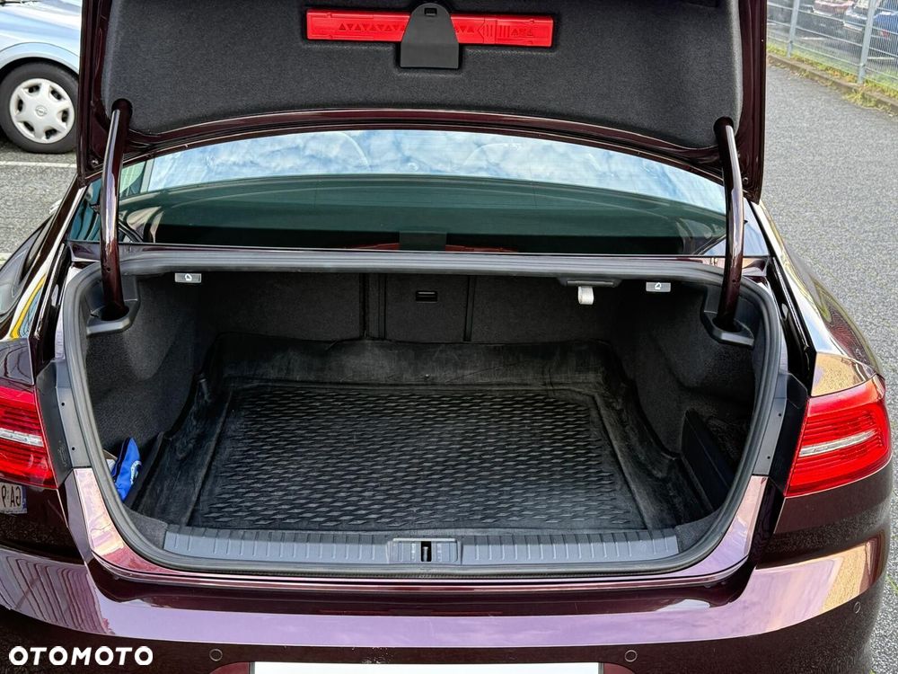 Volkswagen Passat - 22