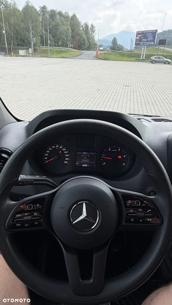 Mercedes-Benz Sprinter - 10