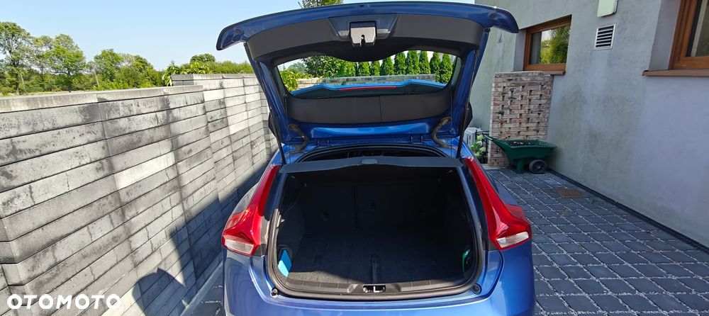 Volvo V40 T3 Drive-E R-Design Momentum - 4
