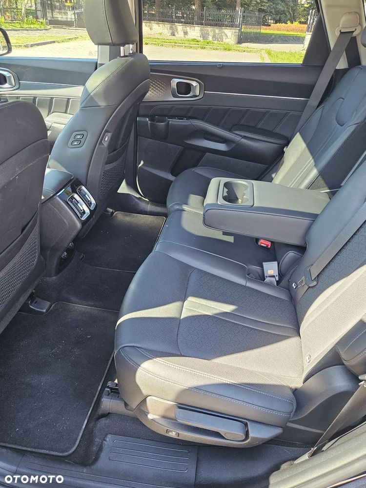 Kia Sorento 1.6 T-GDI HEV XL 7os - 25