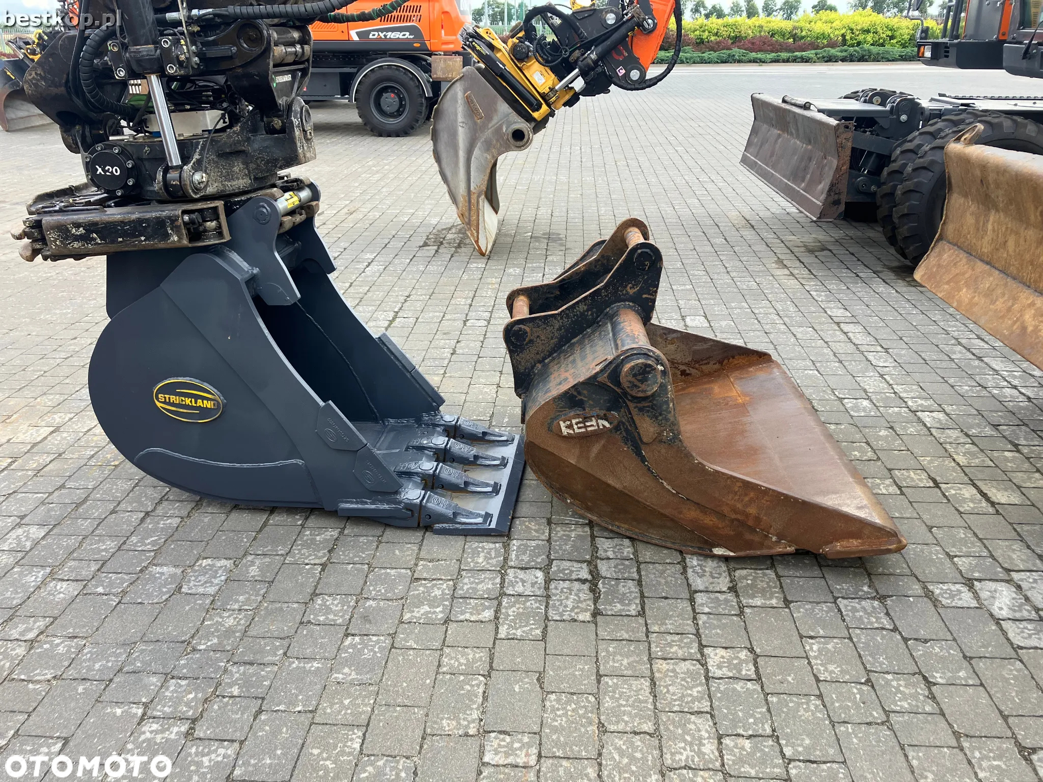 Wąska łyżka kopiąca na S60 z lemieszem | 70 cm | typu S60 | 0.4m3 | - 17