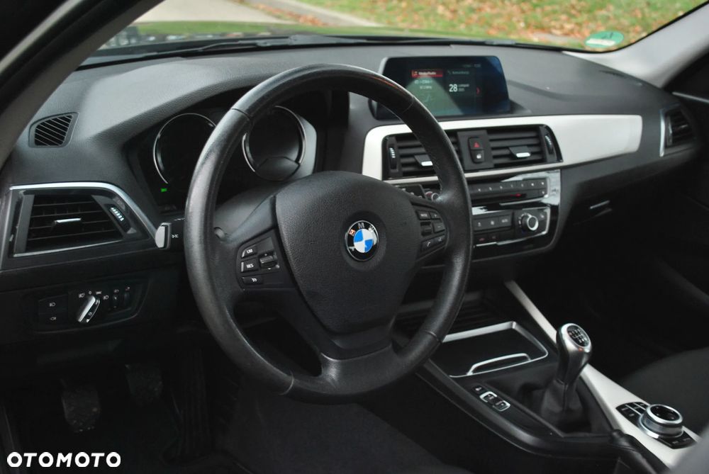 BMW Seria 1 116i Edition Metropolitan - 9