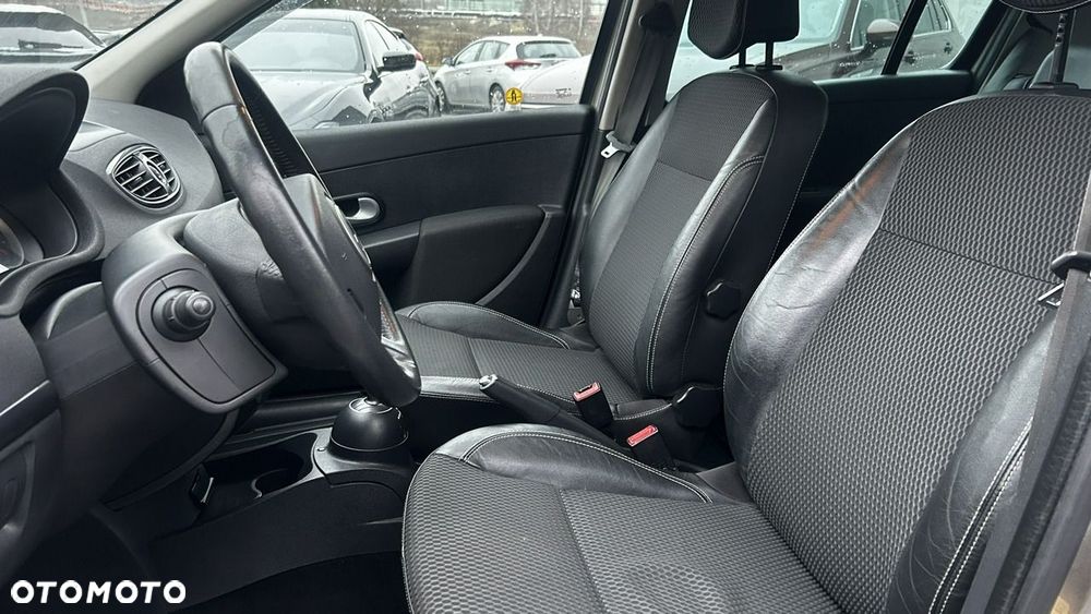 Renault Clio - 7