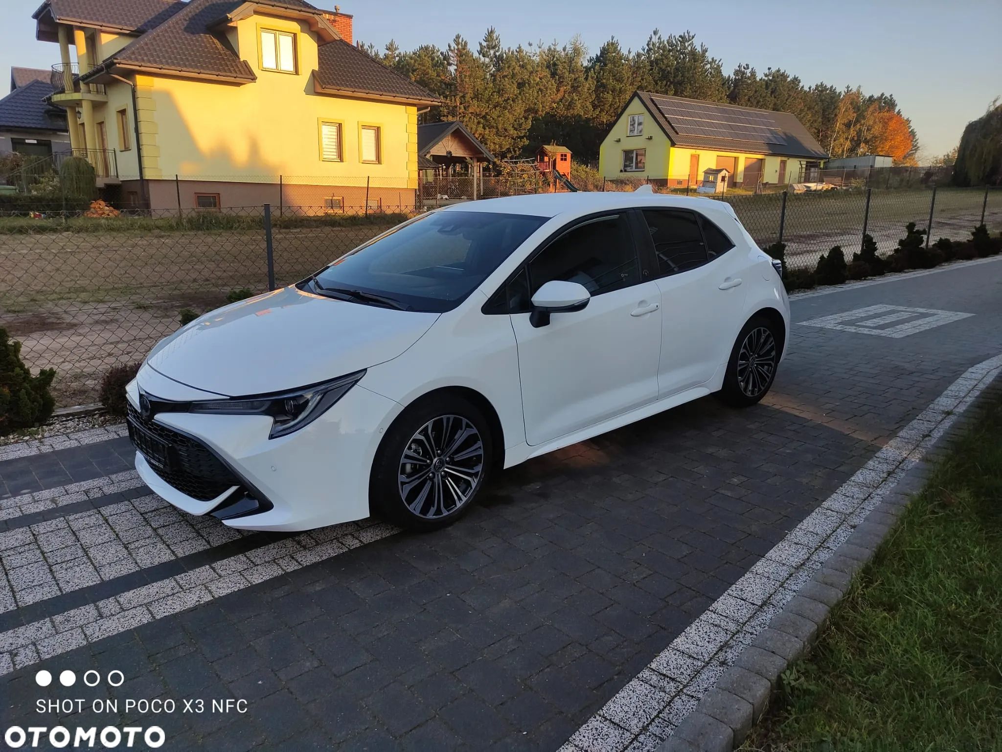Toyota Corolla 1.8 Hybrid Comfort - 1
