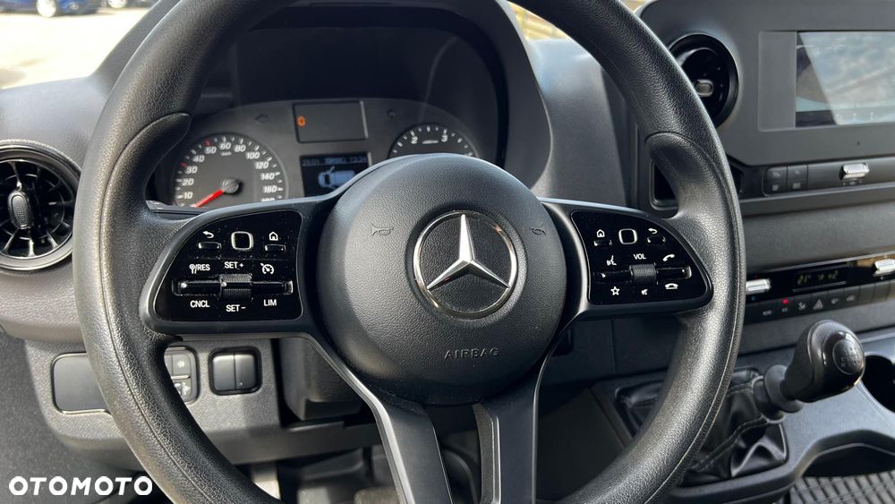 Mercedes-Benz Sprinter 319 - 25