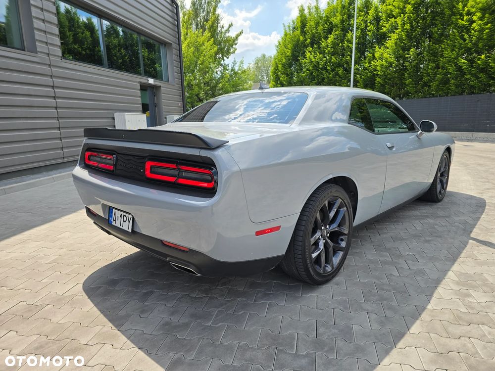 Dodge Challenger - 7