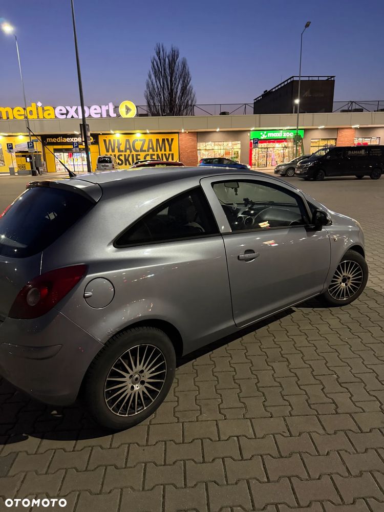 Opel Corsa 1.2 16V Enjoy - 4