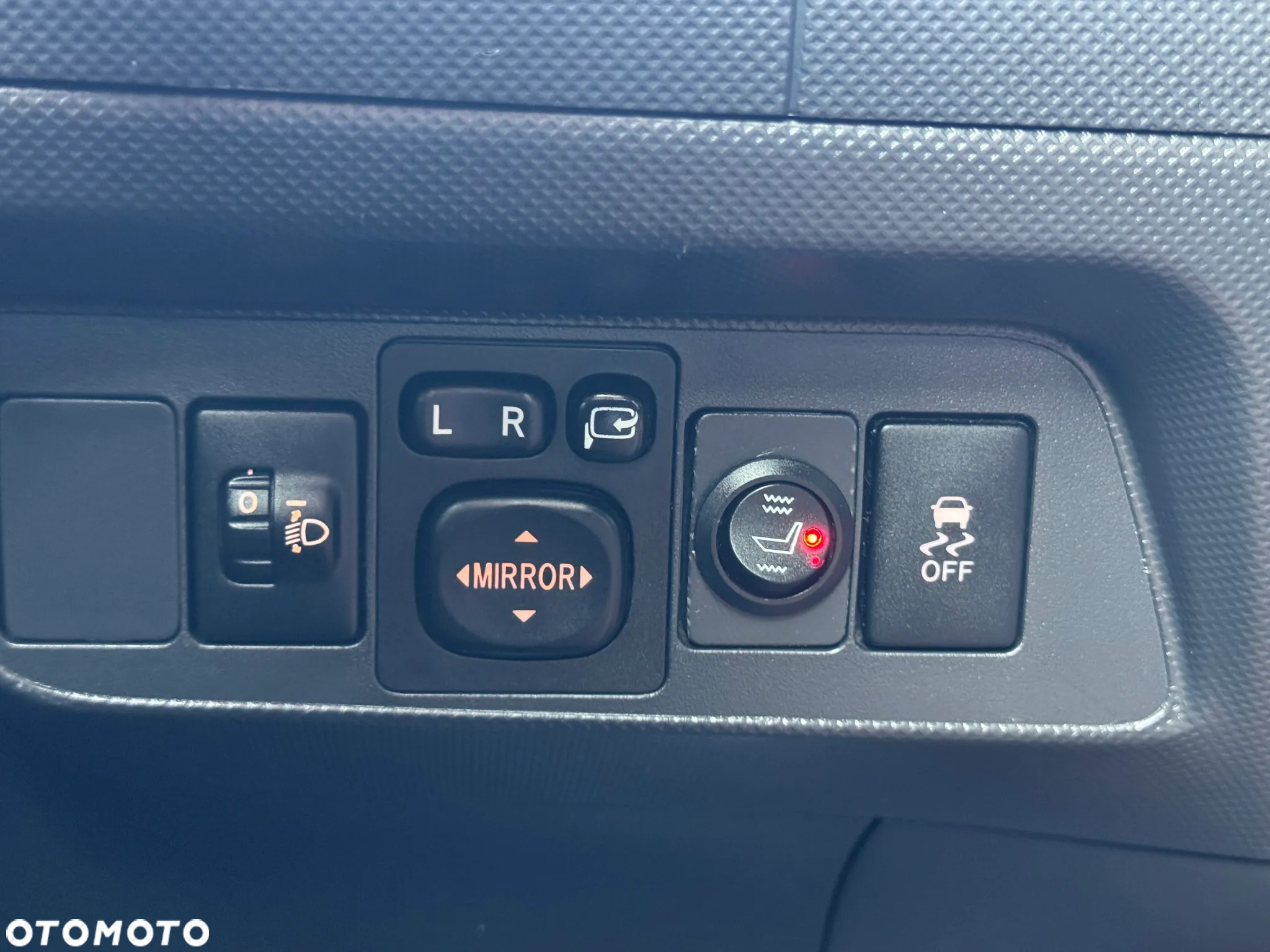 Toyota Auris 1.6 Premium - 28