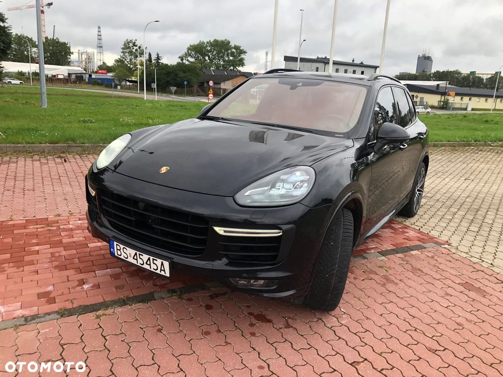 Porsche Cayenne - 2