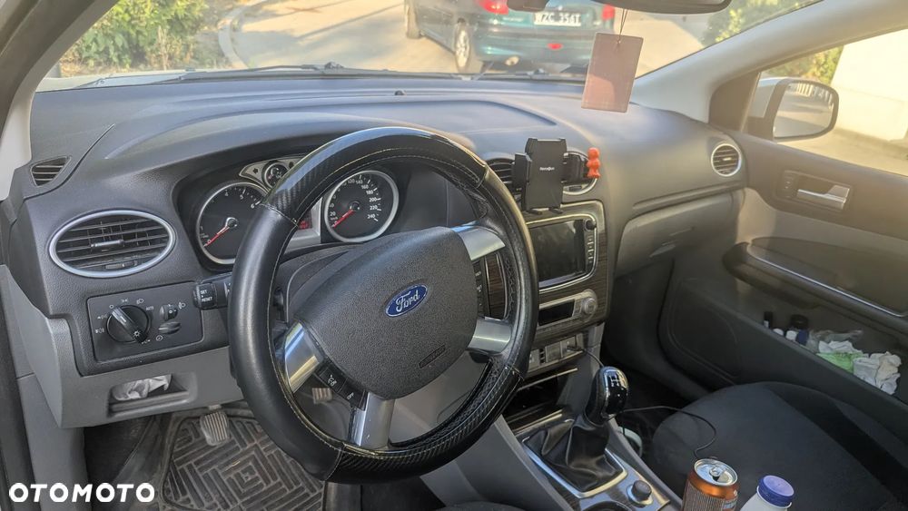 Ford Focus 1.6 Ghia - 13