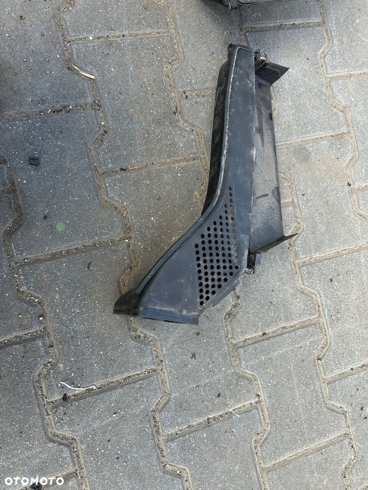 Audi A4 B9 obudowa filtra powietrza 2.0 tdi dolot 8W0133835D przepływomierz - 5