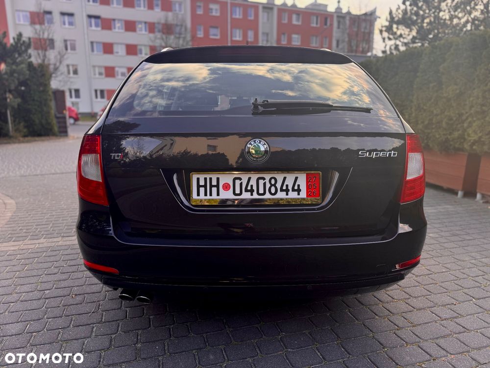 Skoda Superb 2.0 TDI Exclusive - 4