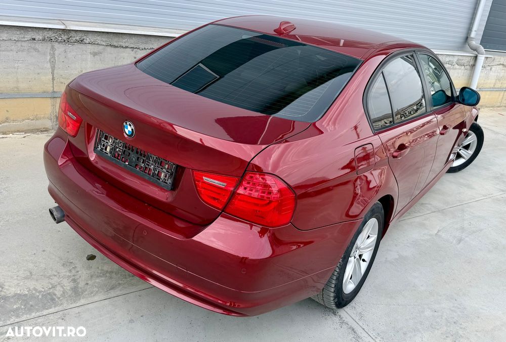 BMW Seria 3 320d DPF Blue Performance Edition Sport - 29