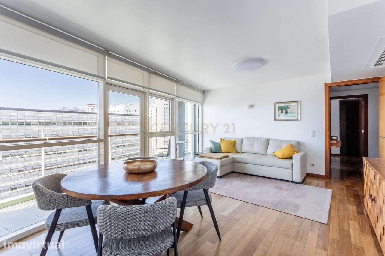 **FOTOS NOVAS** Apartamento T1 com Vista Panorâmica no Parque das Naçõ - Grande imagem: 2/31