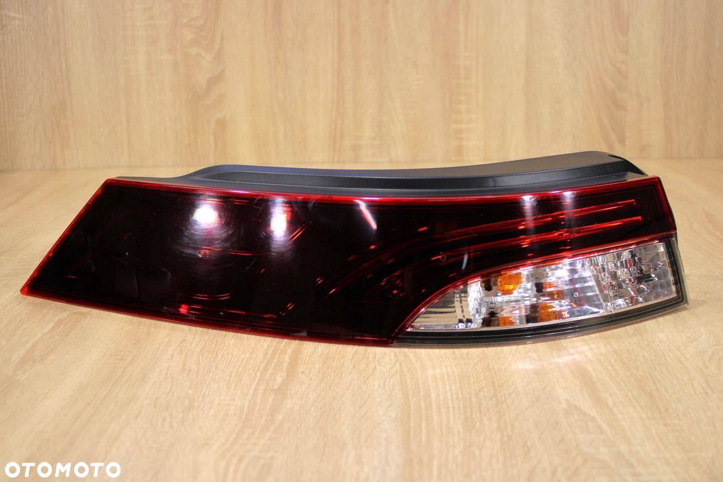 LAMPA LEWY TYŁ RENAUL MEGANE III CC CABRIO - 1