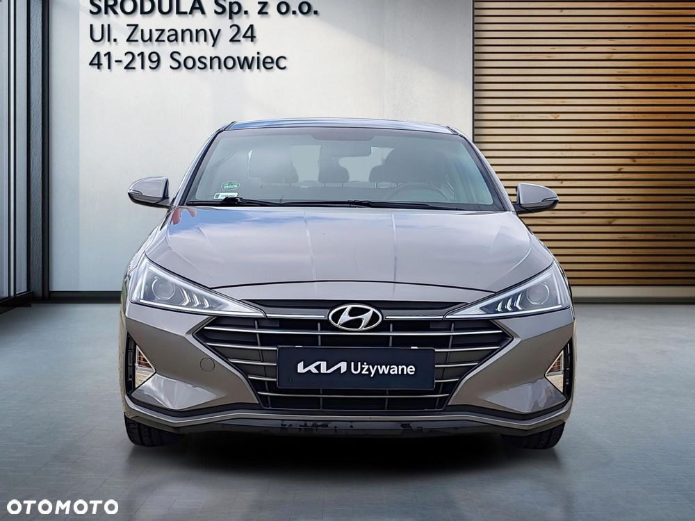 Hyundai Elantra 1.6 Comfort - 8