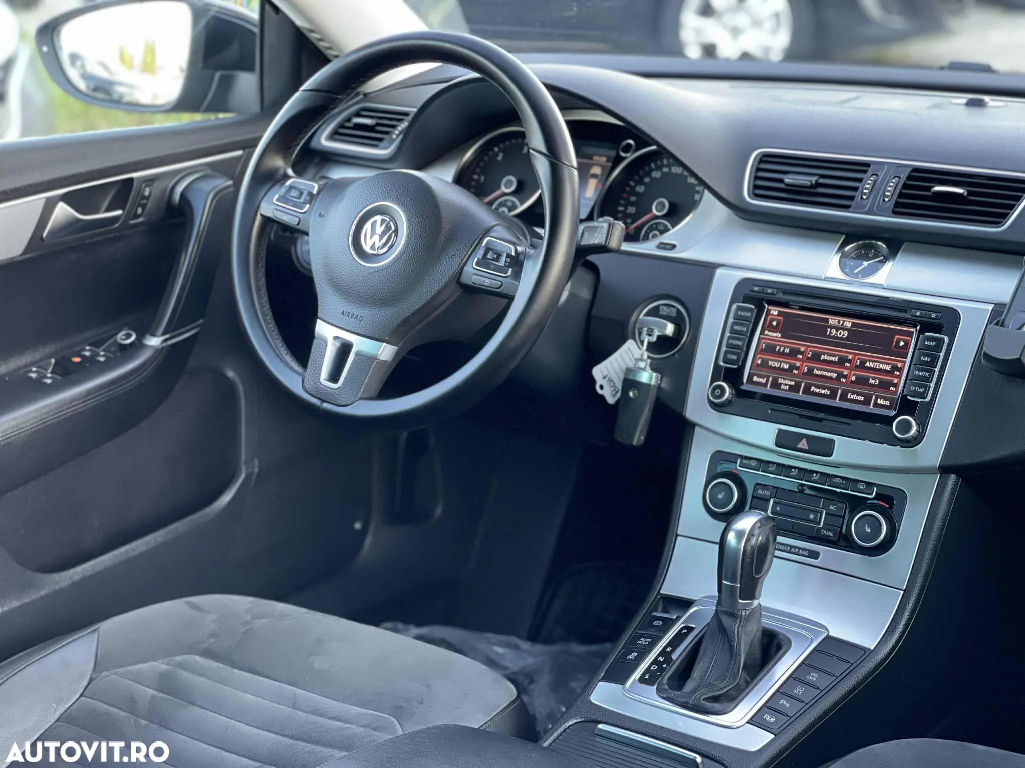 Volkswagen Passat Variant 2.0 TDI BlueMotion Technology Highline DSG - 23