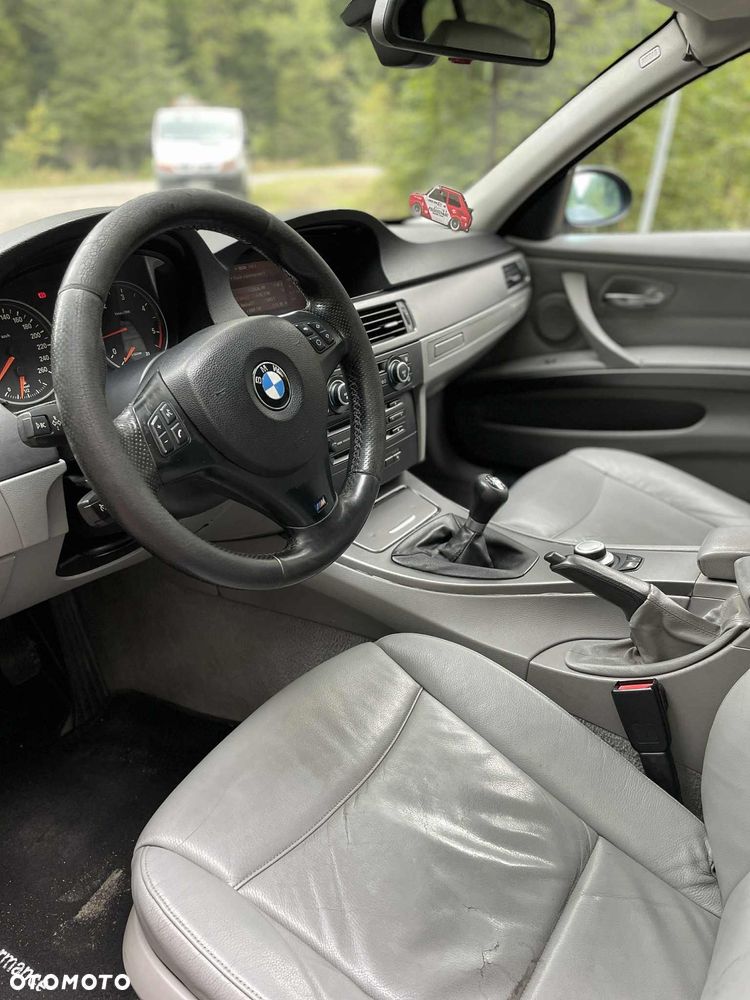 BMW Seria 3 325d - 14