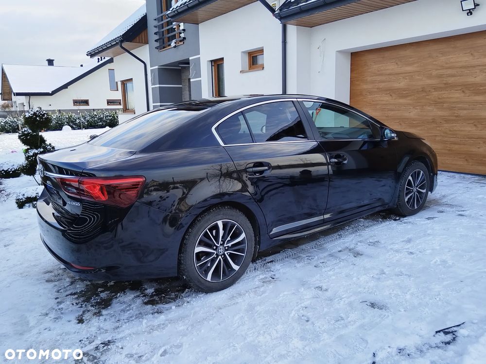 Toyota Avensis 1.8 Premium MS - 6