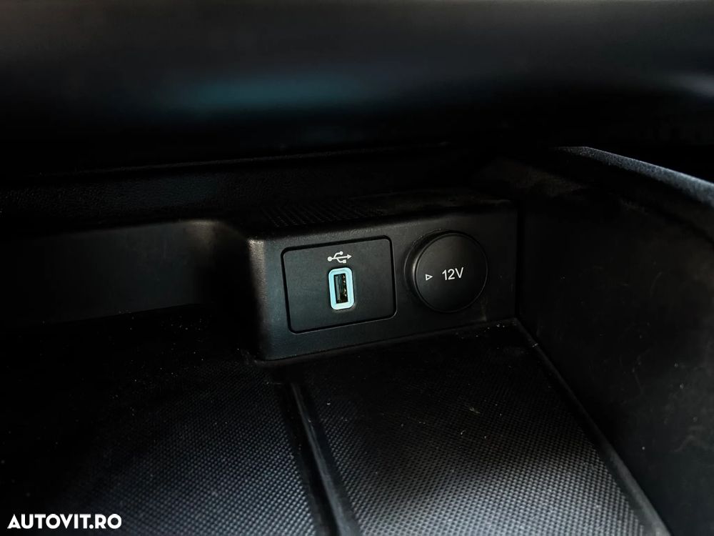 Ford Focus 1.5 EcoBlue Connected - 24