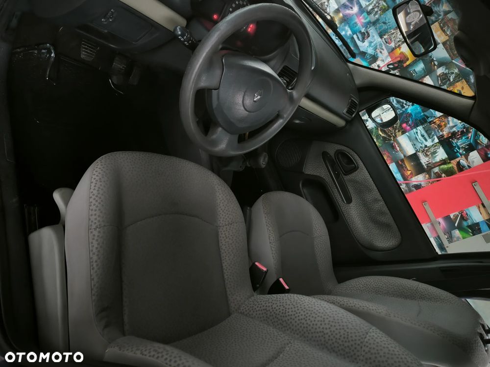 Renault Clio - 24