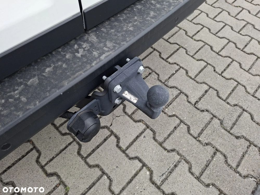 Volkswagen Crafter 35 Furgon z wysokim dachem silnik: 2,0 l EU6 177 KM / skrzynia biegów: manualna 6-biegowa rozstaw osi: 4490 mm - 12