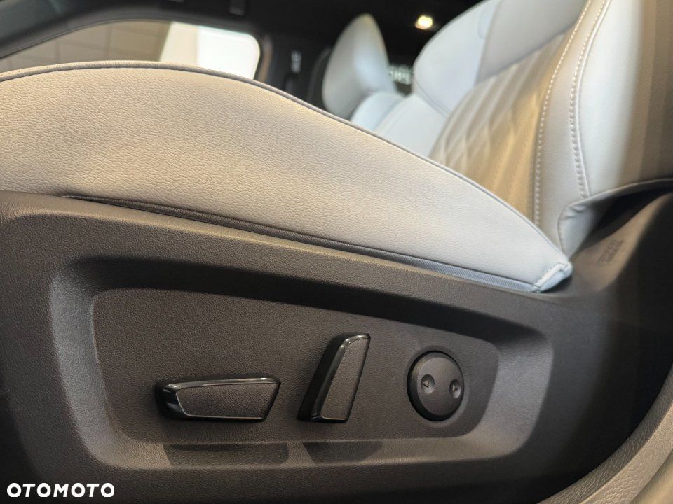 Mitsubishi Outlander - 8