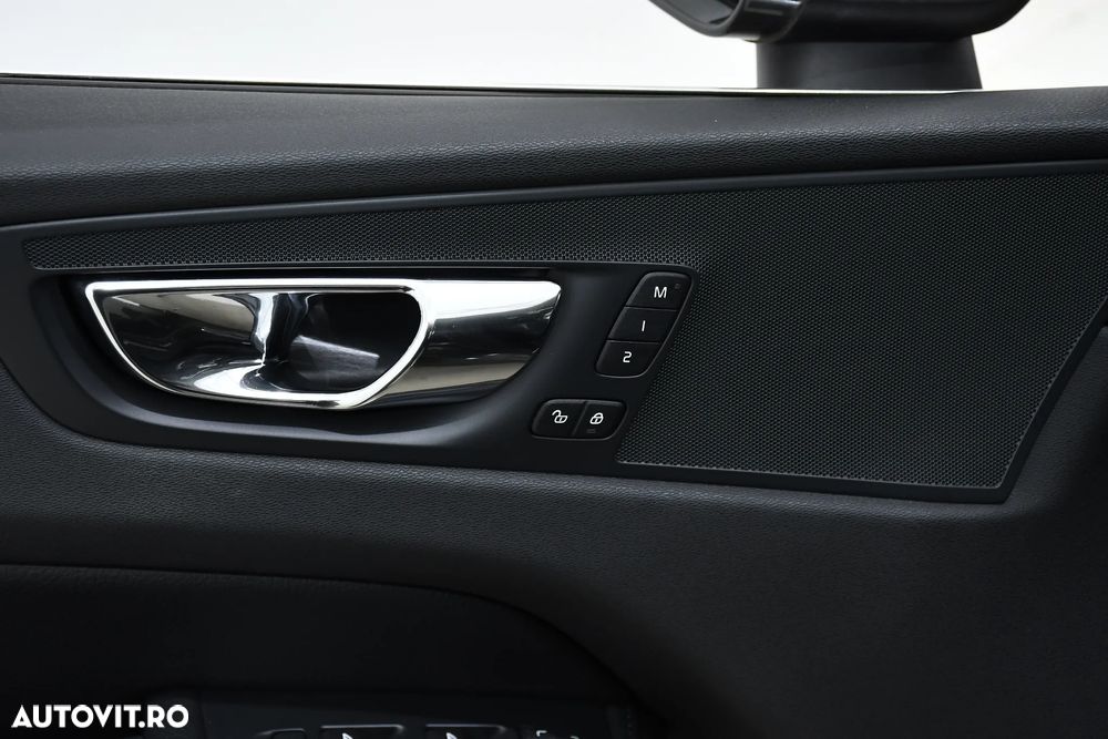 Volvo XC 60 Recharge T8 Twin Engine eAWD Inscription - 27