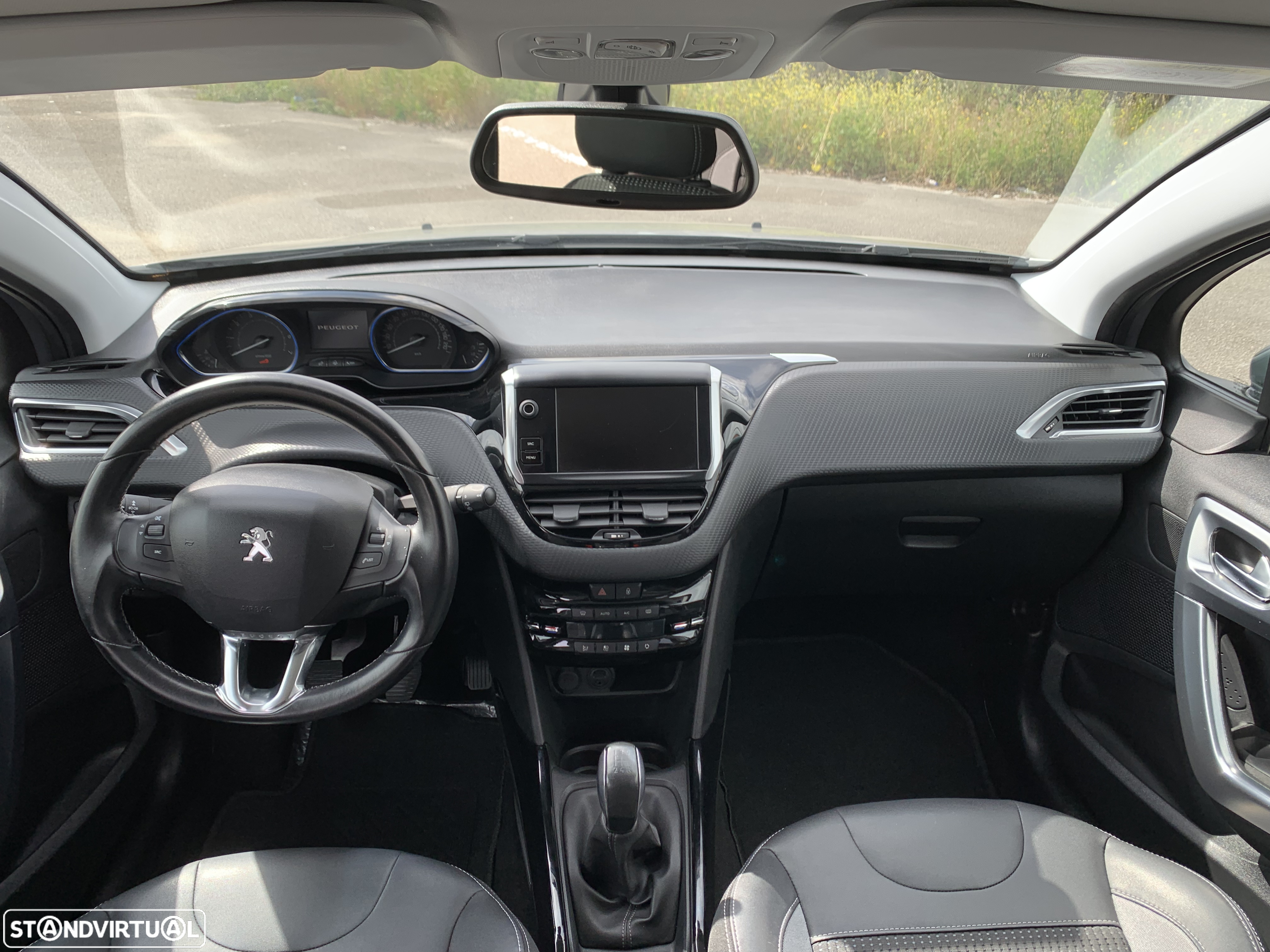 Peugeot 2008 1.2 PureTech Allure - 6