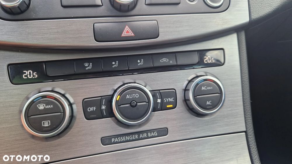 Volkswagen Passat 2.0 TDI Individual - 17