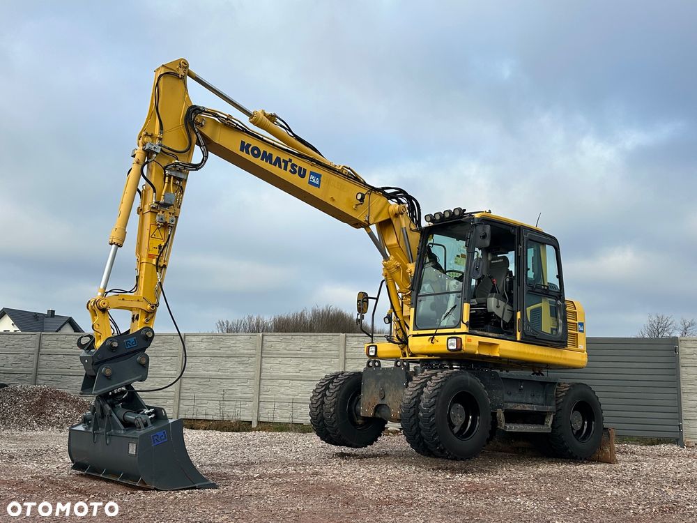 Komatsu /  PW 148-8 / - 2