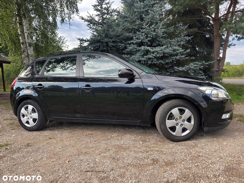Kia Ceed - 22
