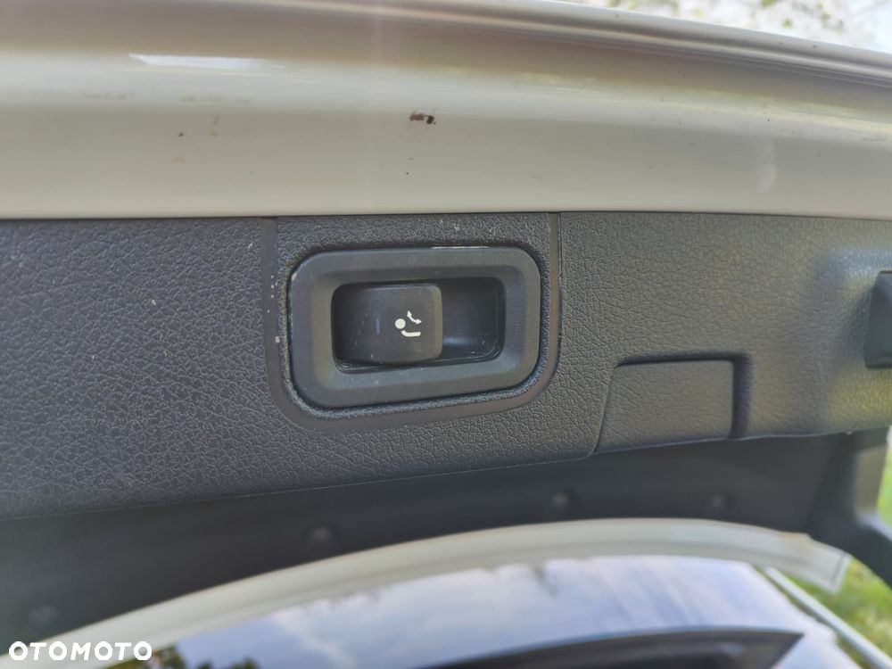 Mercedes-Benz Klasa A 180 d 8G-DCT Lim Entry - 25