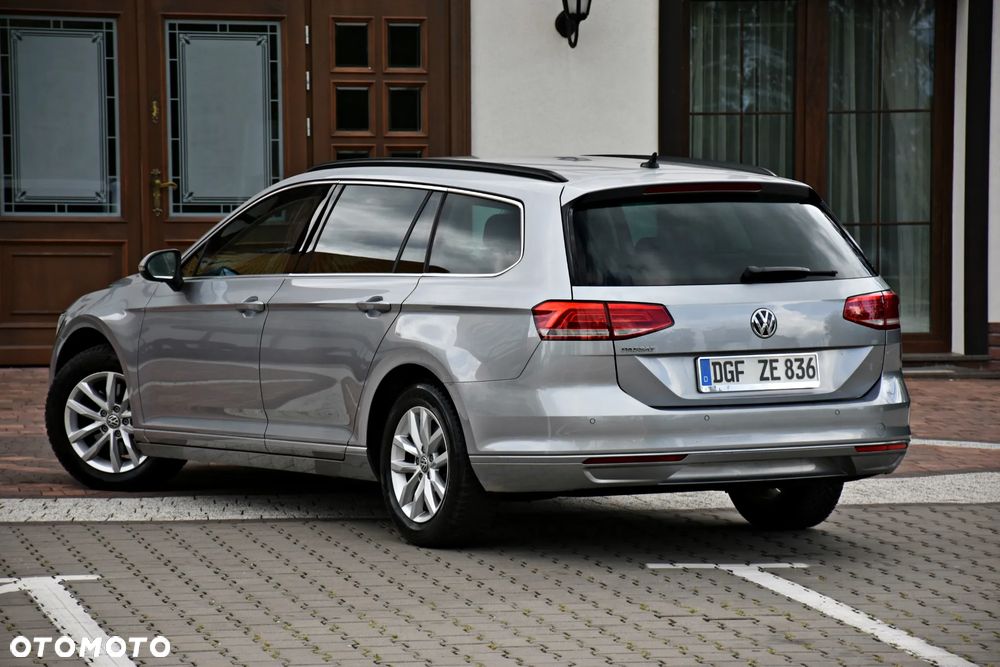 Volkswagen Passat 2.0 TDI SCR DSG Comfortline - 16