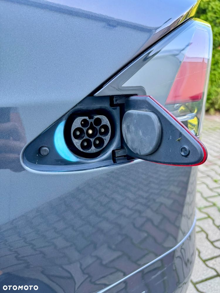 Tesla Model X - 24