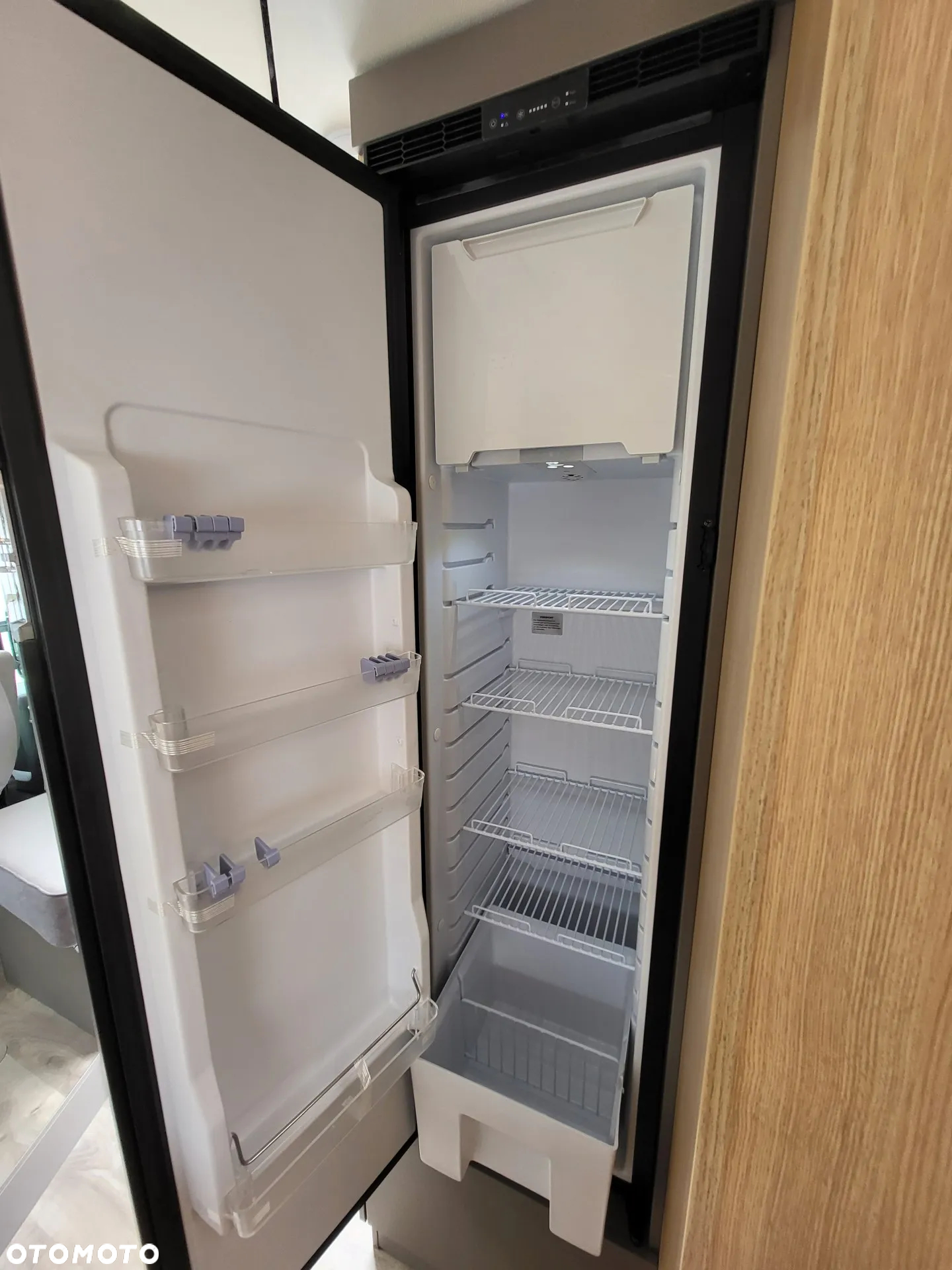 LMC Tourer Lift H730G - Kampery 4-osobowy - 33