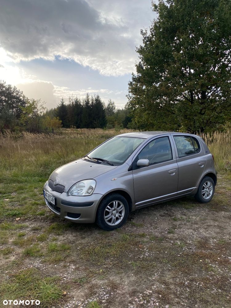 Toyota Yaris - 12